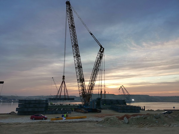 Suez Canal Bridge Constructed in Egypt Key Node - Successful First-lifting of Steel Structure for the New Bridge