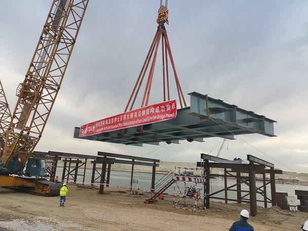 Suez Canal Bridge Constructed in Egypt Key Node - Successful First-lifting of Steel Structure for the New Bridge